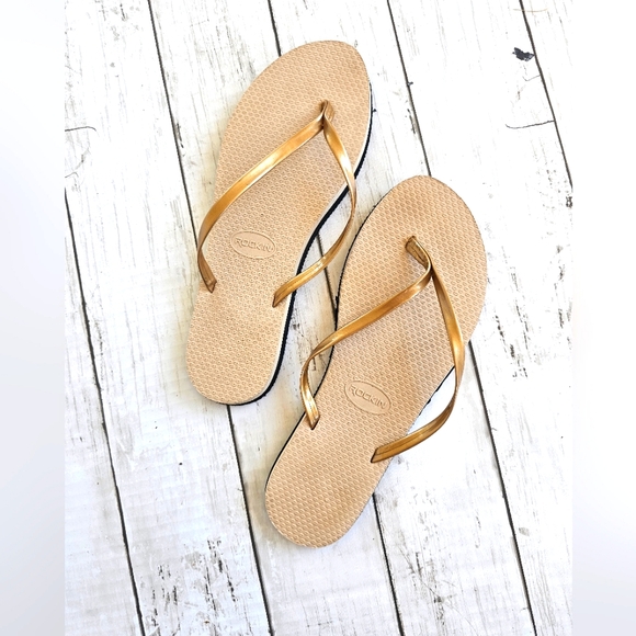 Rockin Shoes - Rockin Luxury Cream Beige Metallic Gold Gel Strap Flip Flops Sandals Jelly Strap